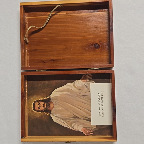 Vintage Cedar Box Holy Bible Case Jesus Picture Deepest Sympathy Gift Memorial - Picture 12 of 17